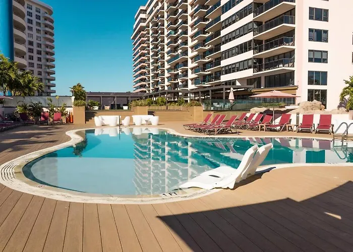 3 Bedroom Apt Ocean-Front Resort The Alexander
