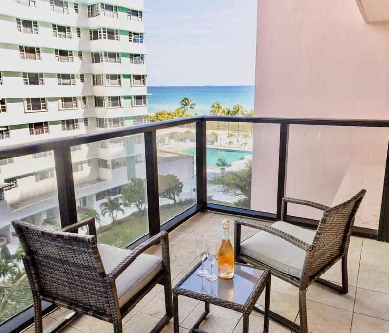 3 Bedroom Ocean-front The Alexander Apartamento